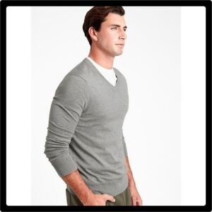BANANA REPUBLIC Gray Silk Cotton Cashmere V-Neck Sweater - Medium